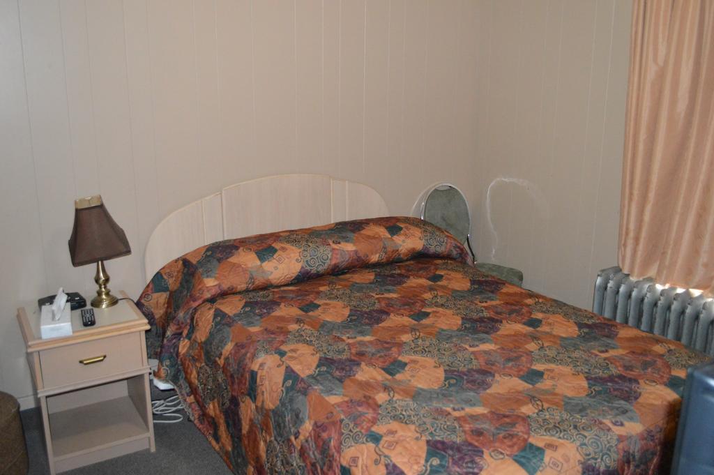 King'S Hotel & Motel By Elevate Rooms Shaunavon Стая снимка