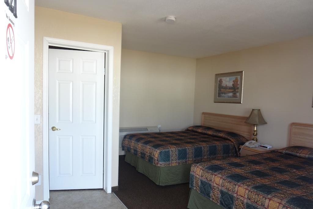 King'S Hotel & Motel By Elevate Rooms Shaunavon Стая снимка