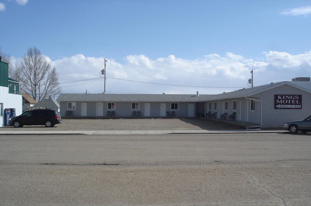 King'S Hotel & Motel By Elevate Rooms Shaunavon Екстериор снимка