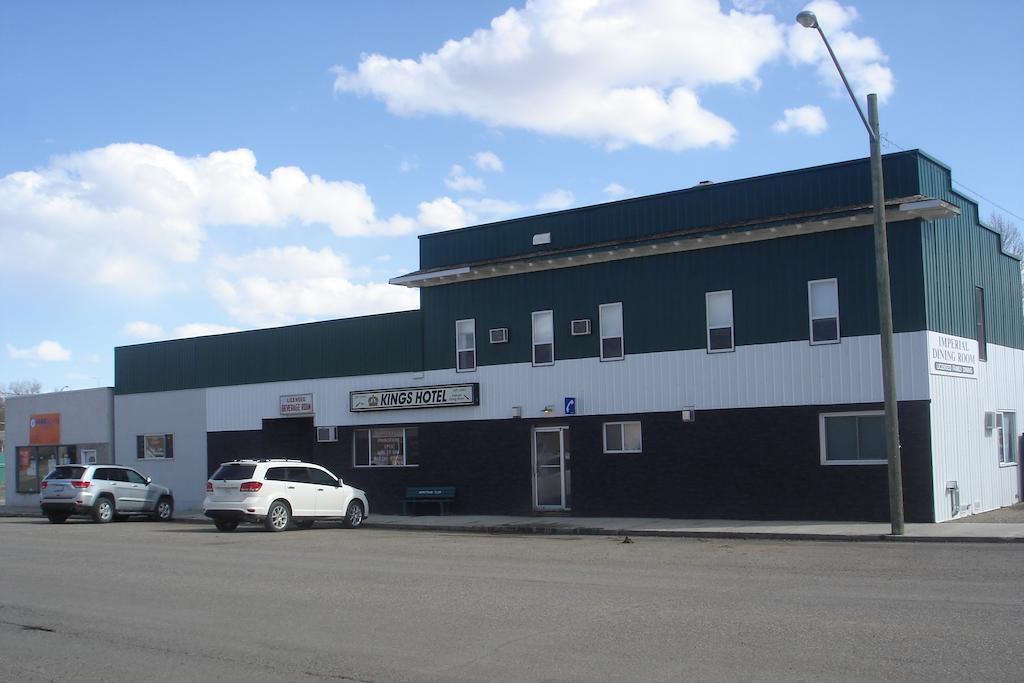 King'S Hotel & Motel By Elevate Rooms Shaunavon Екстериор снимка