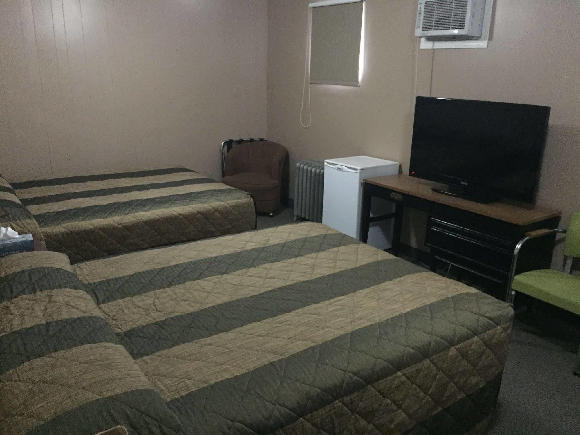 King'S Hotel & Motel By Elevate Rooms Shaunavon Екстериор снимка