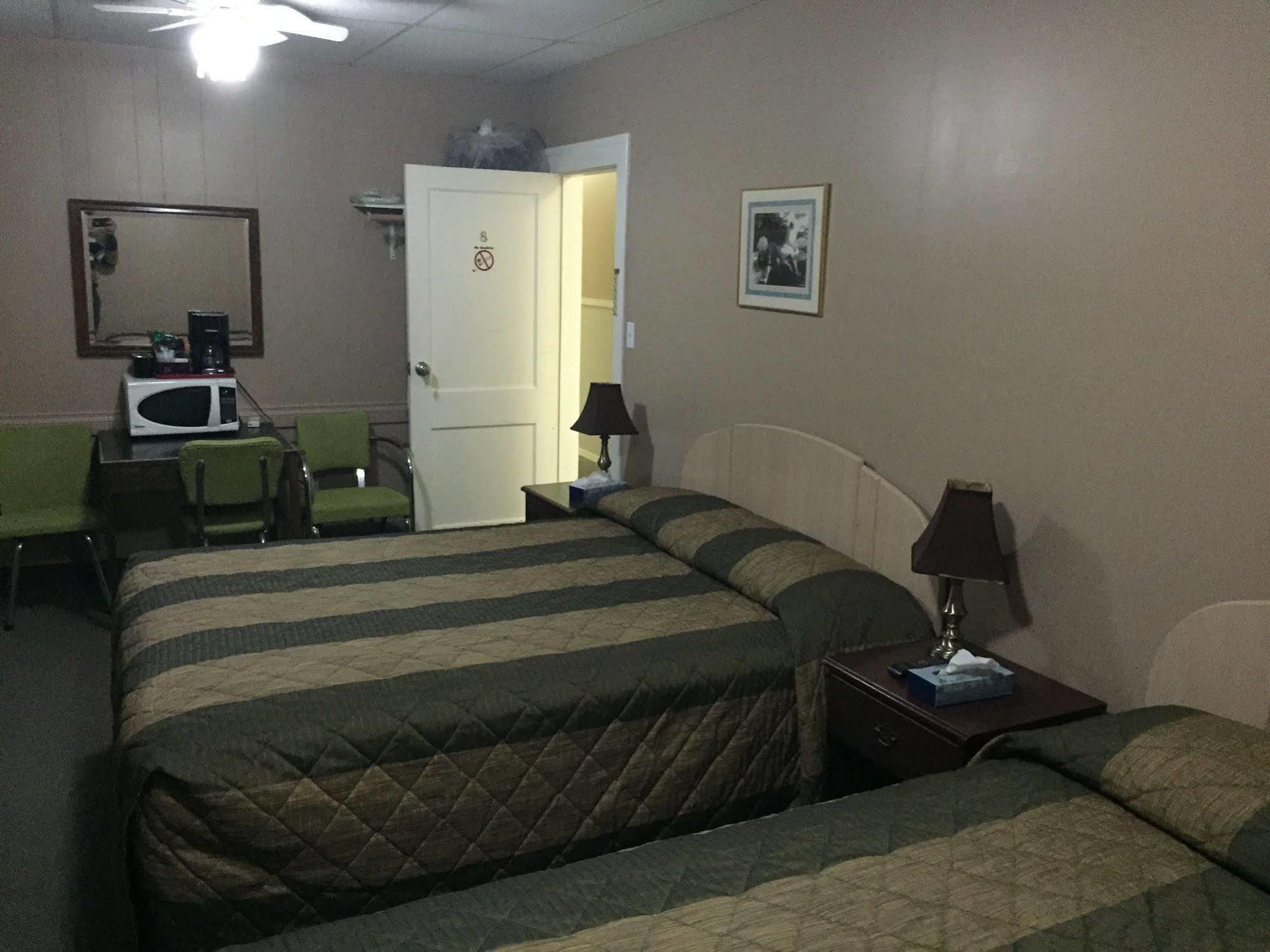 King'S Hotel & Motel By Elevate Rooms Shaunavon Екстериор снимка