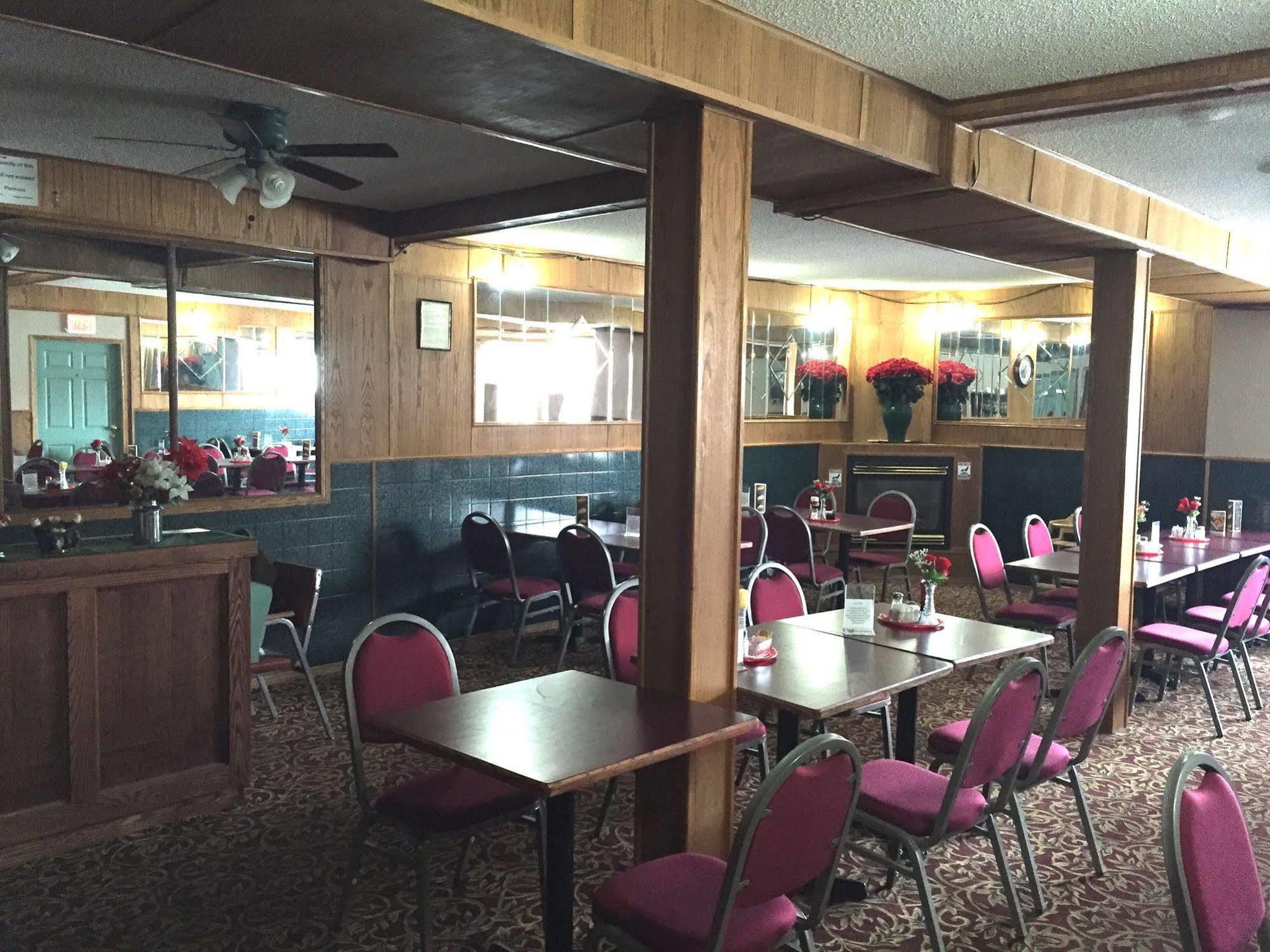 King'S Hotel & Motel By Elevate Rooms Shaunavon Екстериор снимка